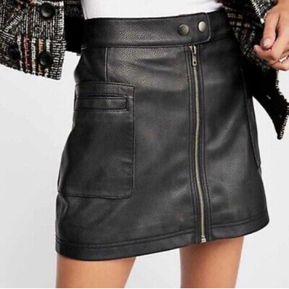 Free People Black Faux Leather Zip Front Mini Skirt Size 4
